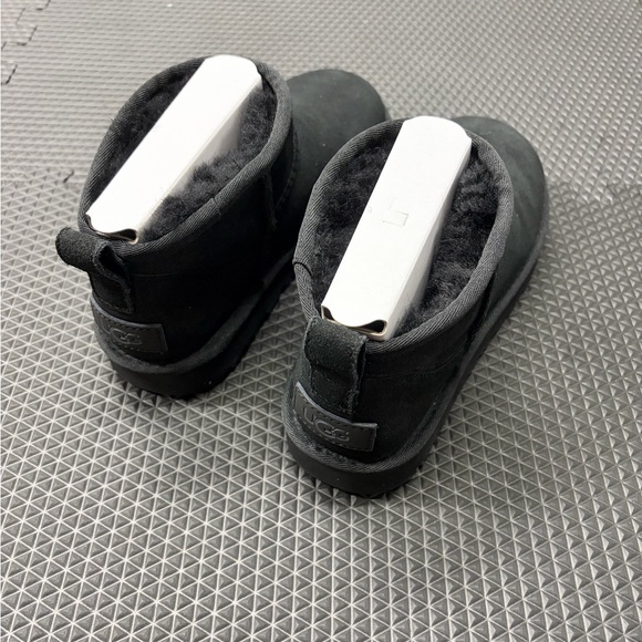 UGG - Black Classic Ultra Mini Boots - Picture 4 of 7